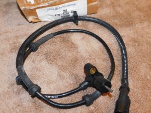 1997-2004 Mustang GT Cobra Saleen NOS FRONT RH WHEEL ANTI-LOCK BRAKE ABS SENSOR
