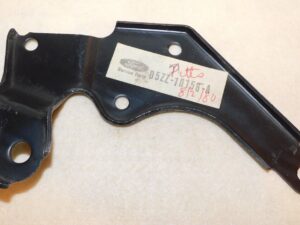 1975-1982 Ford Mustang Capri Fairmont Zephyr NOS 5.0 Ltr 302 ALTERNATOR BRACKET