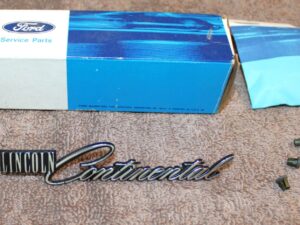 1972 1973 Lincoln Continental NOS LINCOLN CONTINENTAL FRONT NAME PLATE EMBLEM