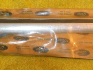 1972-1976 Montego Villager Station Wagon NOS RH FENDER FRONT LOWER SIDE MOULDING