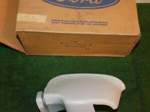 1973 Mustang Fastback Mach 1 Convertible NOS REAR BUMPER RH STONE DEFLECTOR END