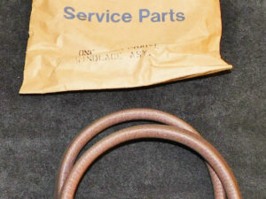 1972 Gran Torino Montego Brougham NOS TOBACCO 4-DOOR JAMB CENTER PILLAR WINDLACE