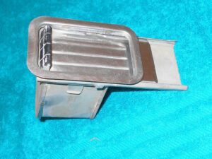 1965 1966 1967 1968 Mustang Convertible Gt Gta ORIG REAR QUARTER PANEL ASH TRAY