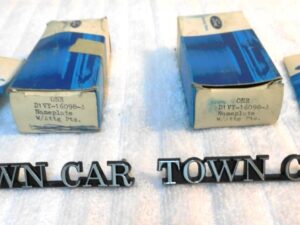1971 1972 Lincoln Continental Town Car NOS FENDER TRUNK 'TOWN CAR' NAME PLATES