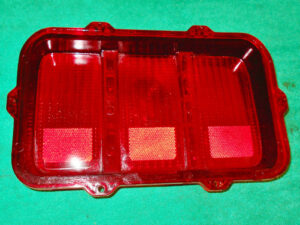 1970 Mustang Fastback Coupe Convertible Mach 1 Boss ORIG REAR TAIL LIGHT LENS