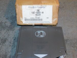 01-03 Ford Escape 03-06 Lincoln Navigator NOS 6-DISC CD CHANGER CARTRIDGE HOLDER