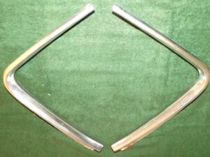 1971 1972 1973 Mercury Cougar XR7 Hardtop ORIG L+R QUARTER WINDOW TRIM MOLDINGS