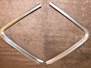 1971 1972 1973 Mercury Cougar XR7 Hardtop ORIG L+R QUARTER WINDOW TRIM MOLDINGS