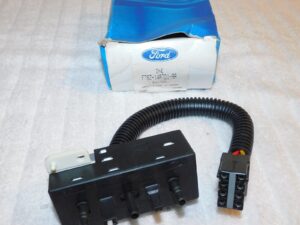 1997 1998 1999 2000 Ford Windstar Mercury Villager NOS POWER SEAT CONTROL SWITCH