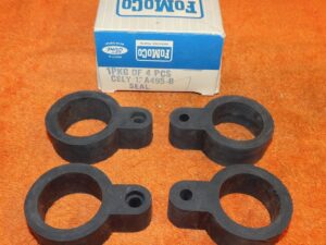 1969 1970 1971 Lincoln Mark III Coupe NOS REAR TAIL LAMP LOWER BODY SEALS