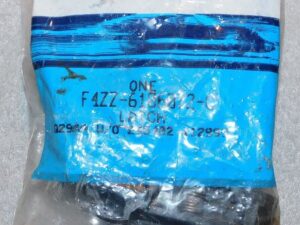1994-2004 Ford Mustang GT Cobra Saleen NOS INSTRUMENT PANEL GLOVE BOX LATCH Tan