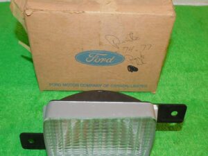 1974 Mercury Bobcat Hatchback Station Wagon NOS LH FRONT PARKING LAMP ASSEM Late