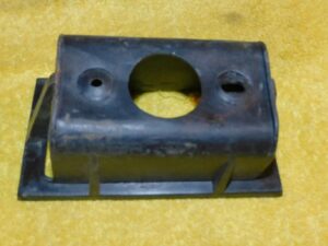1970 Mustang Fastback Mach 1 Boss Grande Conv ORIG RH REAR MARKER LAMP RETAINER
