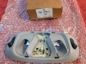 1995-1998 Ford Windstar Villager NOS OEM FRONT INTERIOR OVERHEAD READING LAMP