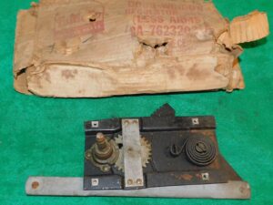 1953 1954 Ford Mercury 2-Door Hardtop Convertible NOS RH DOOR WINDOW REGULATOR