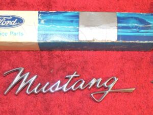 1968 Mustang Fastback Coupe CS Convertible NOS FENDER 'MUSTANG' EMBLEM NAMEPLATE