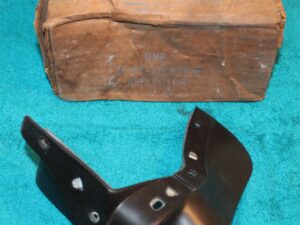 1973 Ford Custom Galaxie 500 LTD Brougham NOS REAR BUMPER RH STONE DEFLECTOR END