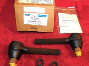 1999 2000 2001 Ford F250 F350 Super Duty NOS STEERING GEAR TIE ROD END KIT