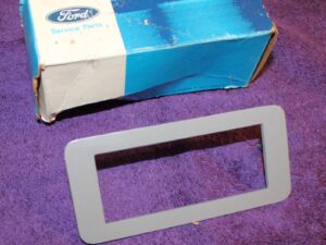 1971 1972 1973 Mustang Fastback Mach 1 Boss Grande NOS RH REAR MARKER LAMP BEZEL
