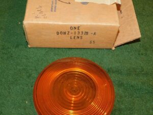 1970-1974 Ford L LN LNT LTS 500 600 900 Truck NOS FRONT TURN INDICATOR LAMP LENS