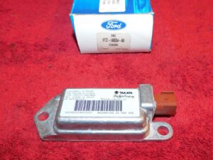 2001 Ford Windstar NOS BODY A/B FRONT IMPACT SENSOR