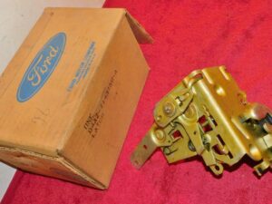 1973-1978 Ford Mercury Full-Size Station Wagon NOS REAR TAIL GATE LATCH