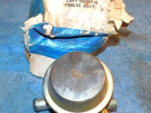 1967 1968 Lincoln Continental NOS 462 4V THERMACTOR ANTI BACKFIRE GULP VALVE