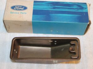 1968 1969 1970 1971 Thunderbird MarkIII NOS INSTRUMENT PANEL ASH TRAY RECEPTACLE