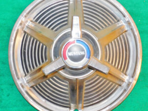 1964 1/2 1965 Mustang Fastback Coupe Convertible 14" SPINNER HUB CAP WHEEL COVER