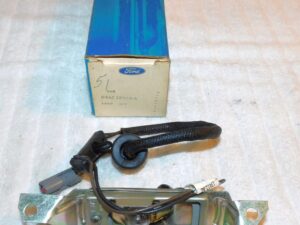74-76 Custom Galaxie 500 LTD Brougham 1975-76 Continental NOS REAR LICENSE LAMP