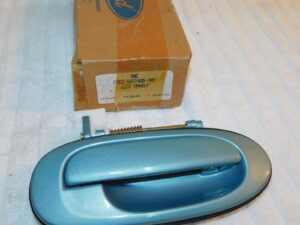 1997-2002 Ford Escort Mercury Tracer NOS OEM LH LEFT REAR DOOR OUTER HANDLE Aqua