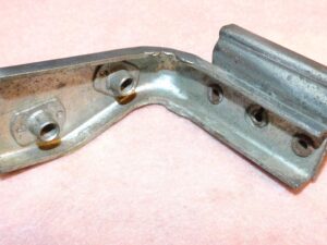1969 1970 Mustang GT Mach 1 Boss Shelby FASTBACK RH QUARTER WINDOW LOWER PIVOT