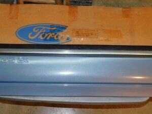 1986 1987 1988 Ford Taurus LX NOS BLUE LH FRONT DOOR OUTSIDE LOWER TRIM MOLDING