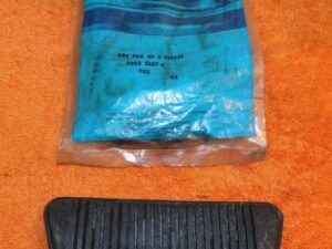 68-73 Mustang Cougar 66-71 Fairlane Torino Cyclone NOS AUTO DRUM BRAKE PEDAL PAD