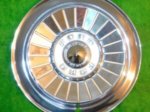 1957 Ford Custom Fairlane 500 Ranchero Thunderbird ORIG 14" WHEEL HUB CAP COVER