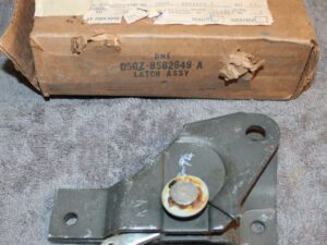 1973 Thunderbird 1973 1974 Montego GT MX Brougham NOS LH FRONT SEAT BACK LATCH