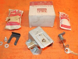 1963 1964 Ford Fairlane Wagon NOS REAR STOWAGE COMPARTMENT DOOR LOCK LATCH ASSM