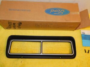 1971 1972 Mercury Marquis Brougham Colony Park NOS FRONT PARKING LAMP LIGHT LENS