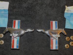 1965-1968 Mustang Fastback Coupe Convertible NOS LH+RH FENDER HORSE ORNAMENTS