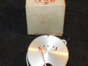 1957-1964 Ford F T B C 600 700 800 900 1000 1100 Truck NOS OIL PRESSURE GAUGE