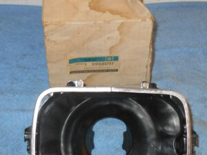 1978 1979 1980 1981 Chevrolet GMC Blazer Jimmy Silverado NOS HEAD LIGHT CAPSULE