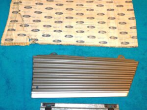 1971 1972 Ford LTD Brougham Fastback Conv NOS RH FRONT FENDER SIDE FINISH PANEL