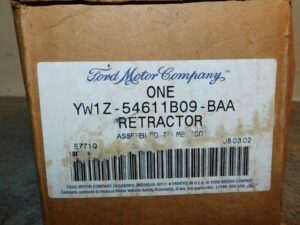 2000 Lincoln Town Car YW1Z-54611B09-BAA NOS NEW OEM LH FRONT SEAT BELT RETRACTOR