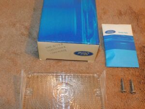 1971 1972 Ford Custom Galaxie 500 LTD Brougham NOS RH FRONT PARKING LAMP LENS