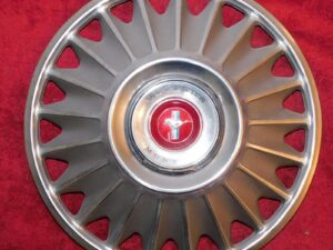 1967 Ford Mustang Fastback Coupe GT Convertible NOS 14" WHEEL COVER HUB CAP (1)