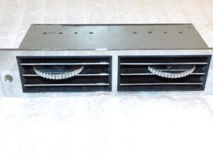 1967 1968 Mercury Cougar GT 6.5 Litre ORIG STANDARD DASH CENTER A/C VENT