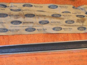 1975 1976 Ford Pinto Hatchback NOS LH FRONT FENDER LOWER FRONT MOULDING Black