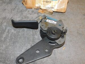 F150 Ranger Explorer Mountaineer NOS RH FRONT SEAT BACK RECLINER LATCH - HANDLE