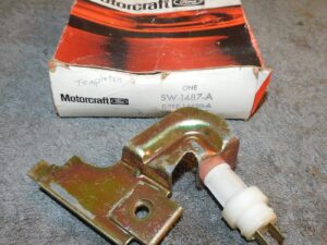 1978-1987 Ford F100 F250 F350 E100 E350 NOS 4MT O/D BACK-UP LAMP SWITCH BRACKET
