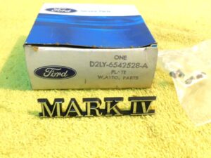 1972-1975 Lincoln Mark IV NOS MARK IV REAR TRUNK DOOR DECK LID EMBLEM NAME PLATE
